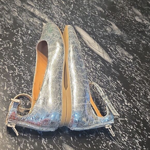 BRAND NEW REPORT METTLE SILVER DISTRESSED WOMEN'S FLAT - Picture 8 of 16